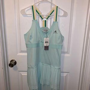 Adidas Tennis set. New never worn.